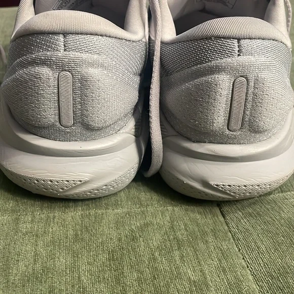 Brooks Adrenaline WORN ONCE 24 GTS 9.5 Women's grey Pink Running Shoes stability - Picture 6 of 9